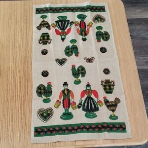 Vintage Tea Towel Featuring Pennsylvania Dutch Folk Art. NWOT